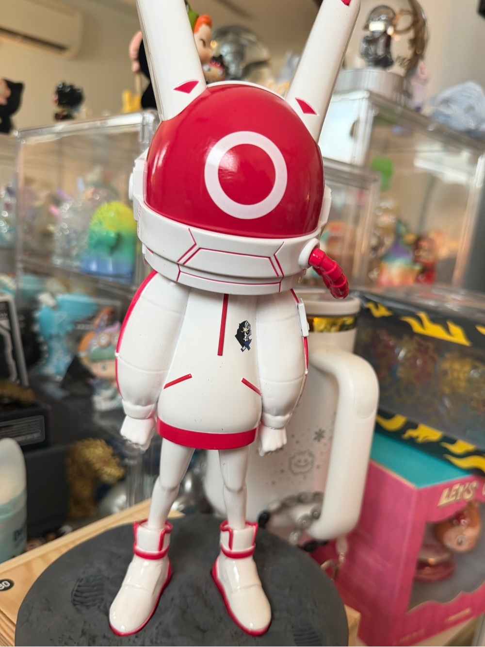 Limited Edition 400% Robbi Space Craft. White and Red. Open box